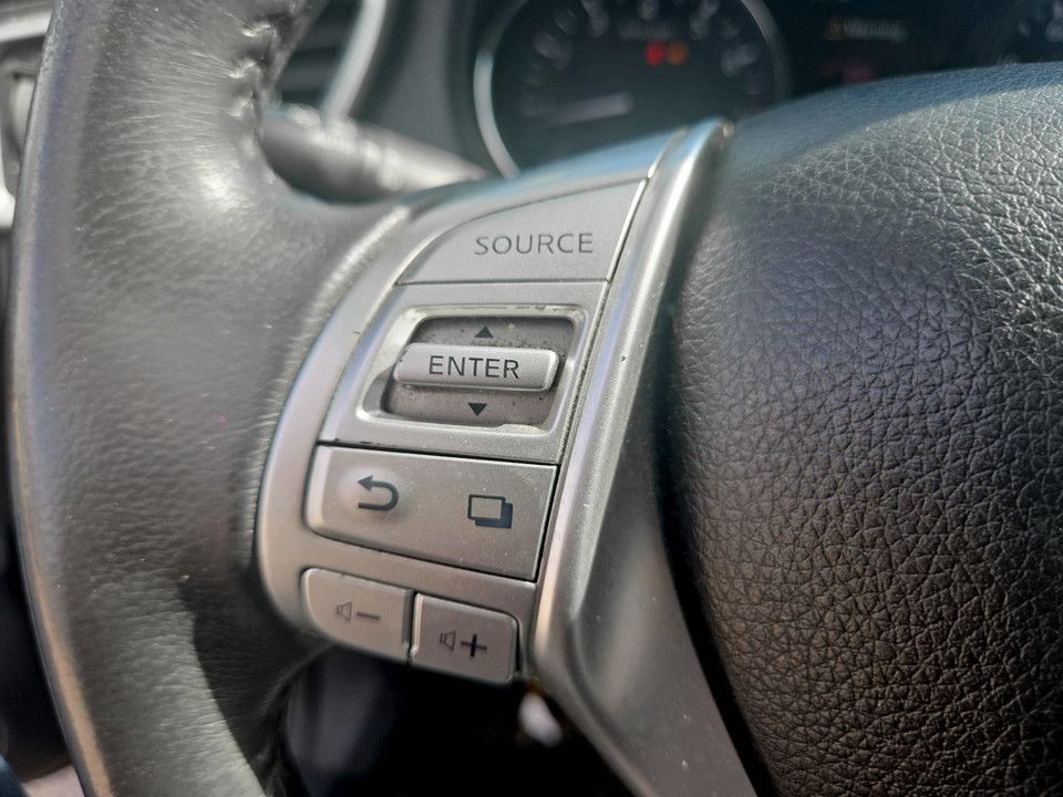 Used 2015 Nissan Rogue SL w/ SL Premium Package FWD image 12