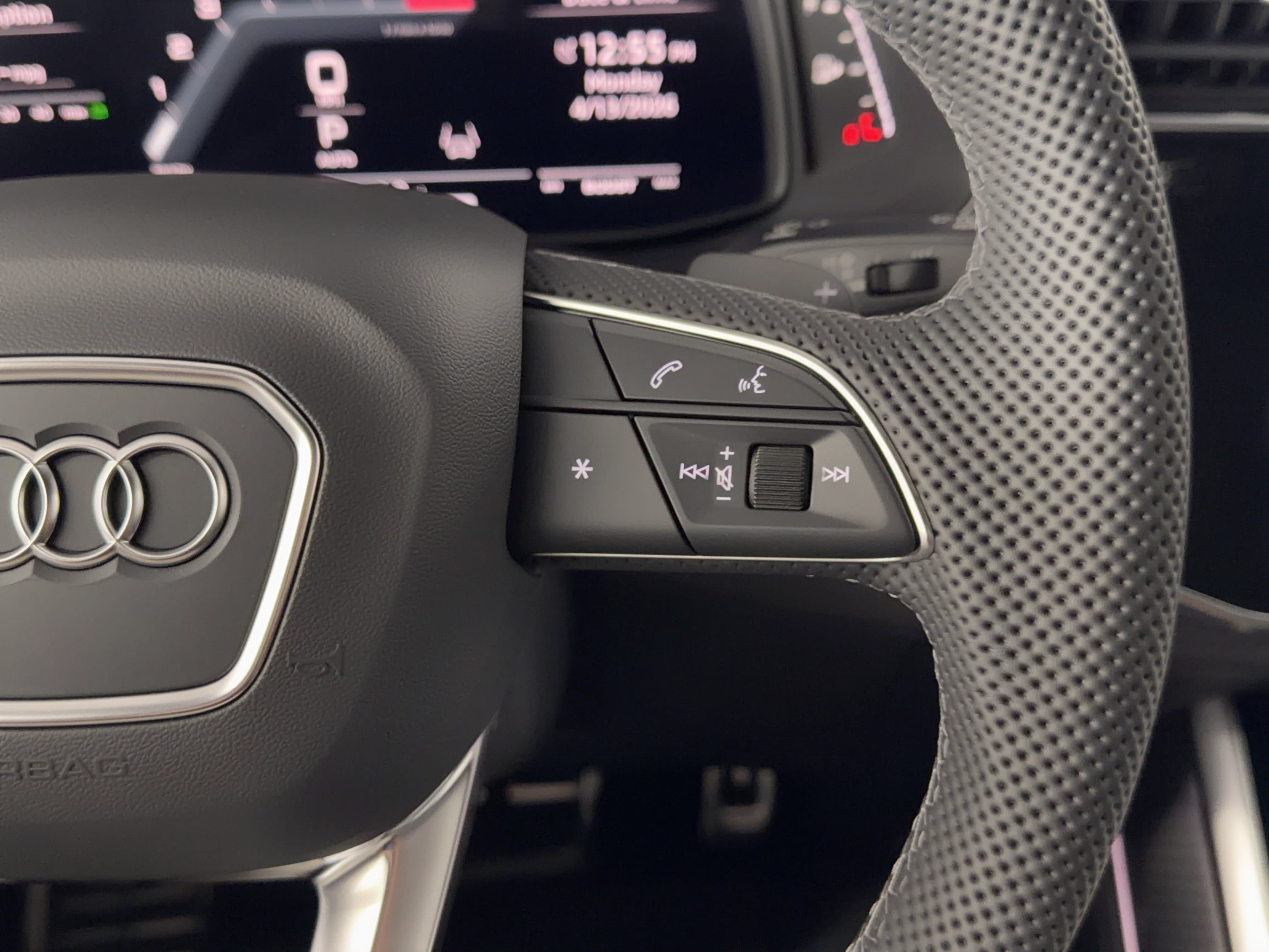 New 2026 Audi SQ7 Premium Plus AWD/4WD image 22
