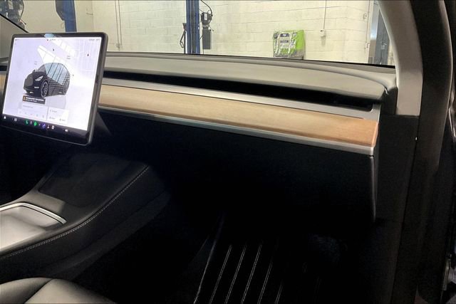 Used 2023 Tesla Model Y Performance image 16