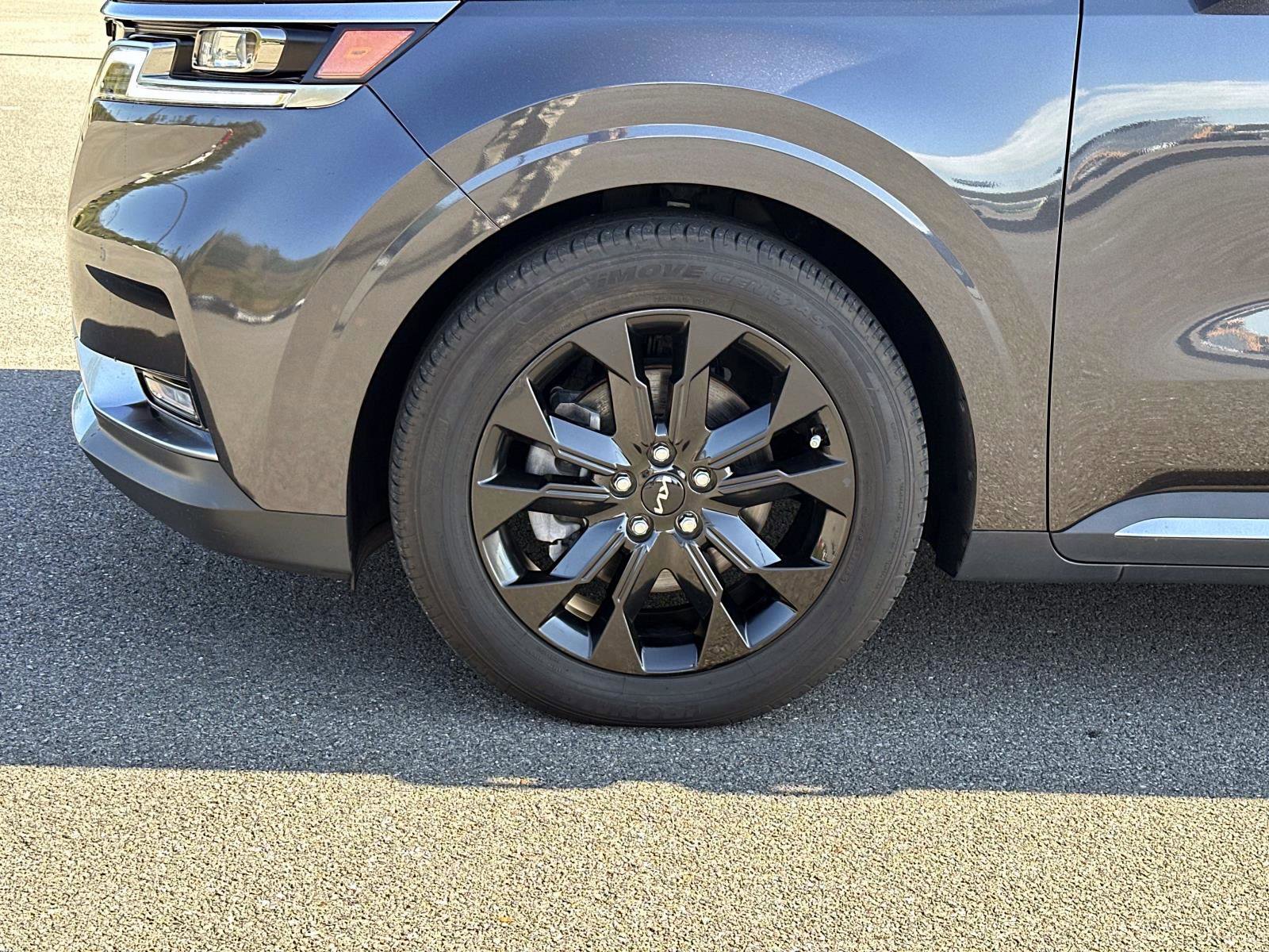 Used 2024 Kia Carnival SX Prestige image 12