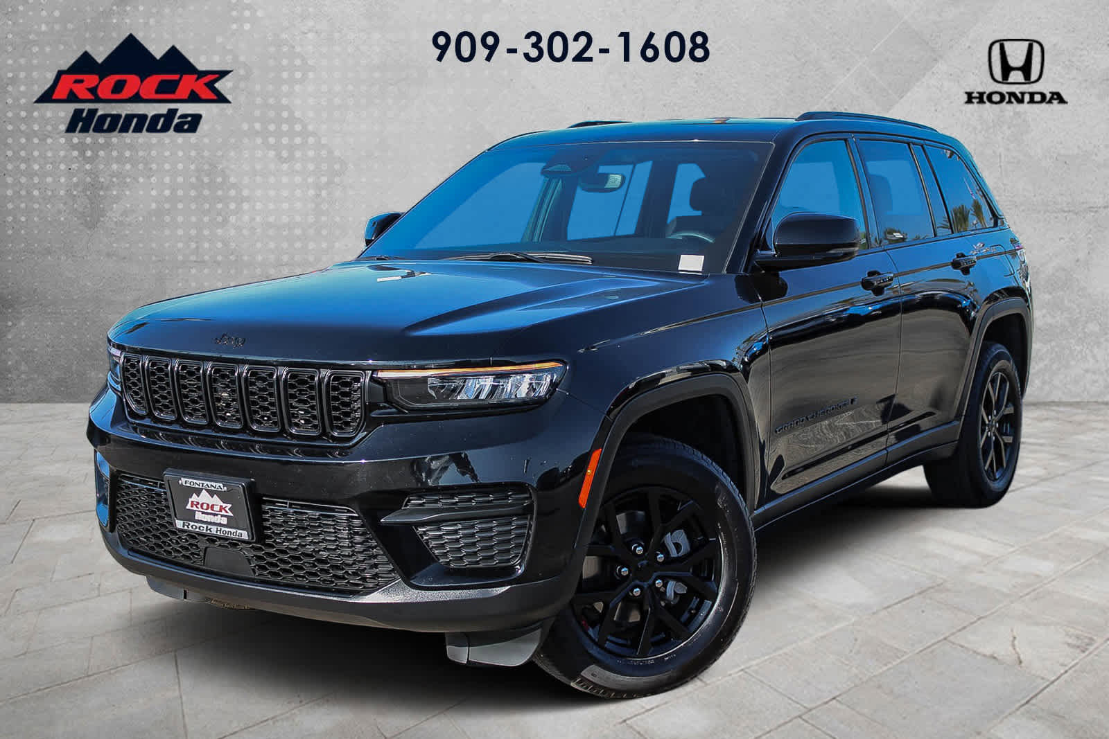 Used 2024 Jeep Grand Cherokee Altitude AWD/4WD image 1