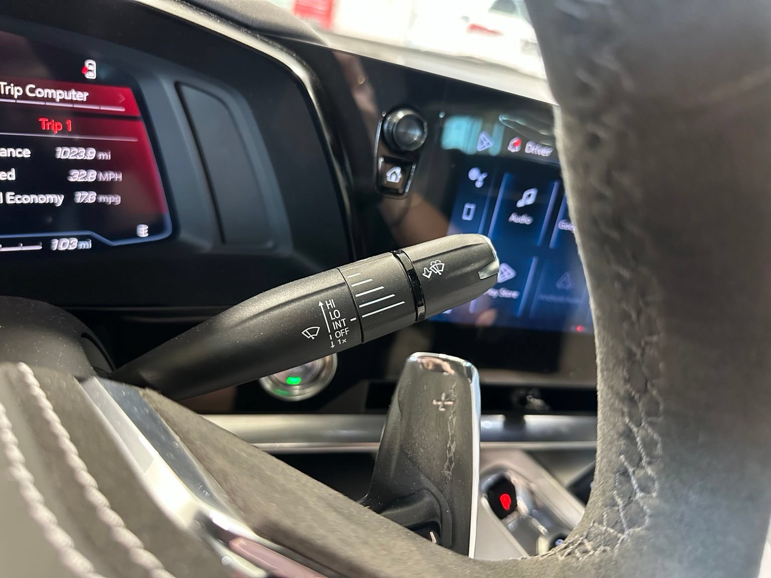Used 2025 Chevrolet Corvette Stingray Preferred Cpe w/ Z51 Performance Package RWD image 21