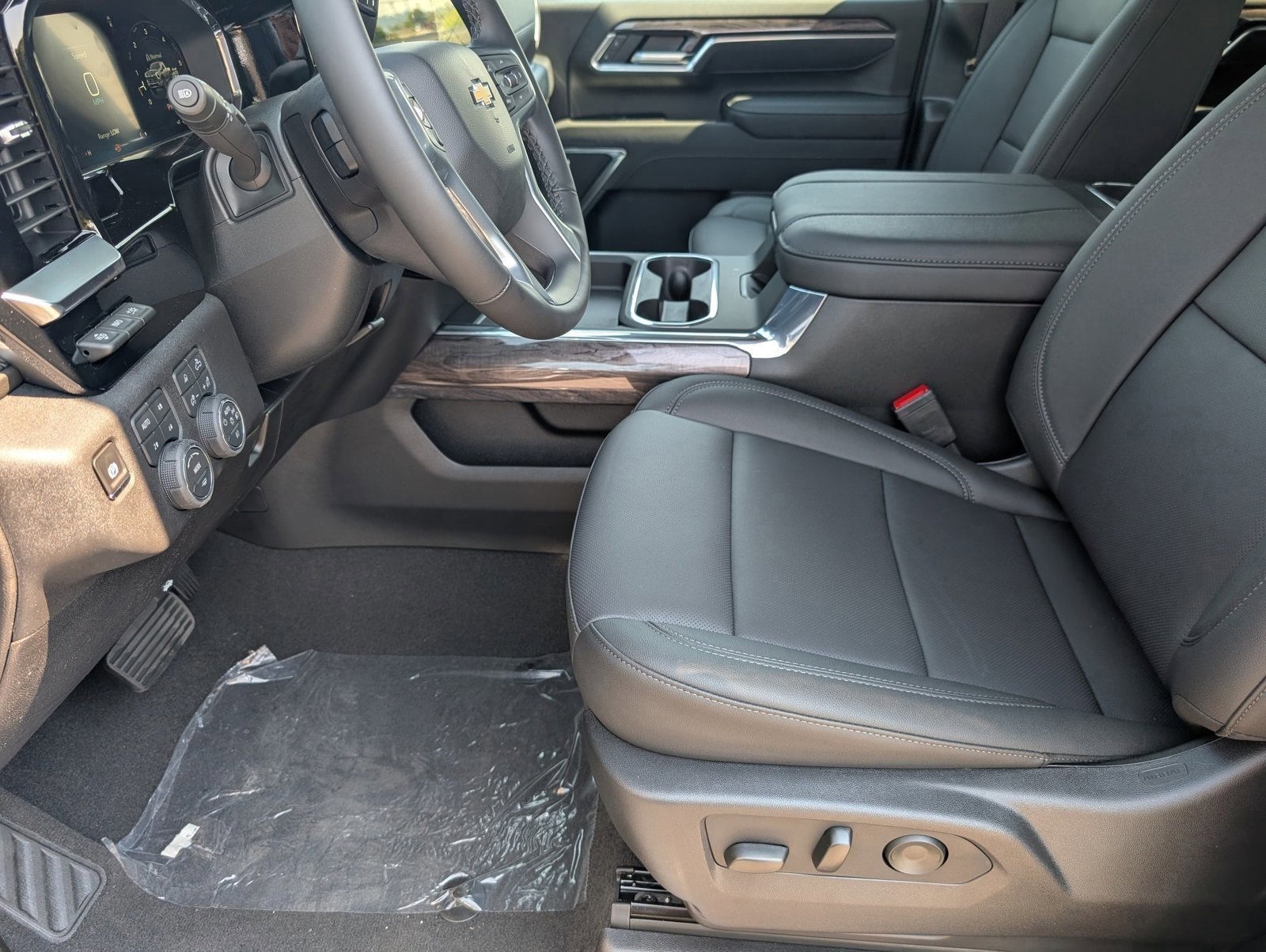 New 2026 Chevrolet Silverado 2500 LTZ w/ LTZ Premium Package image 7