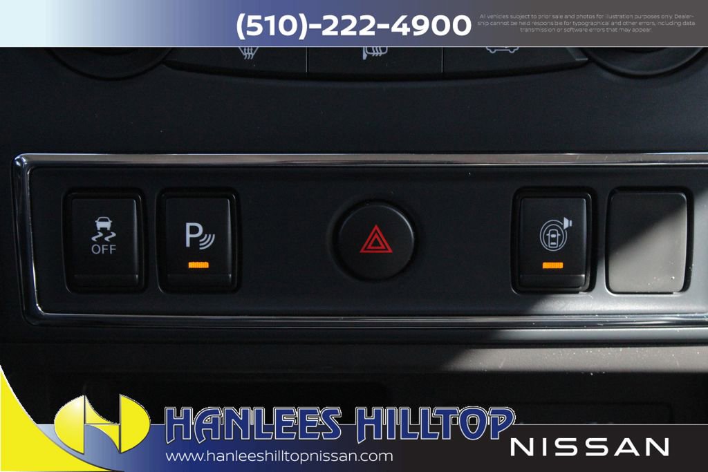 Used 2023 Nissan Titan SV image 19