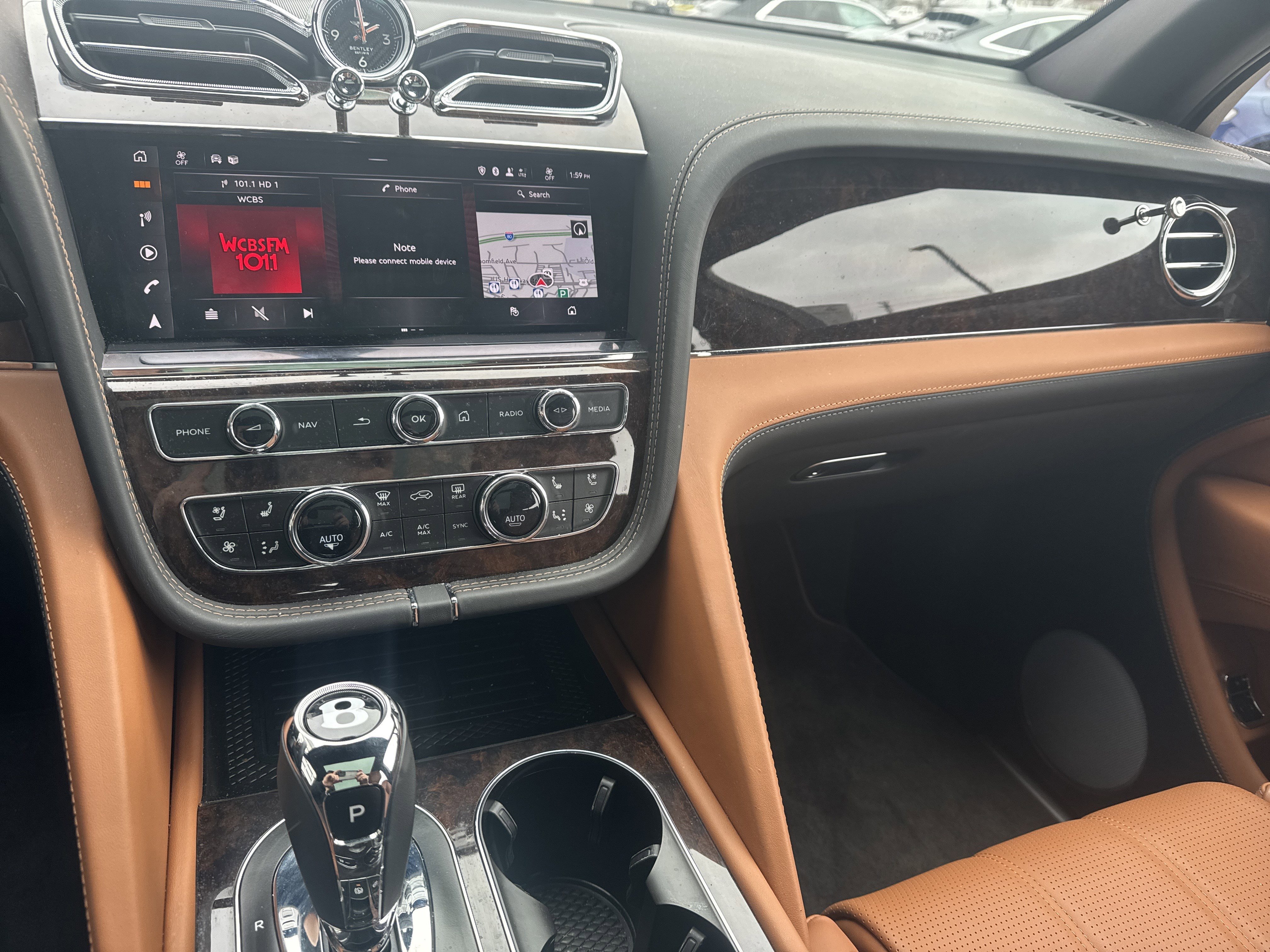 Used 2024 Bentley Bentayga Extended Wheelbase image 21