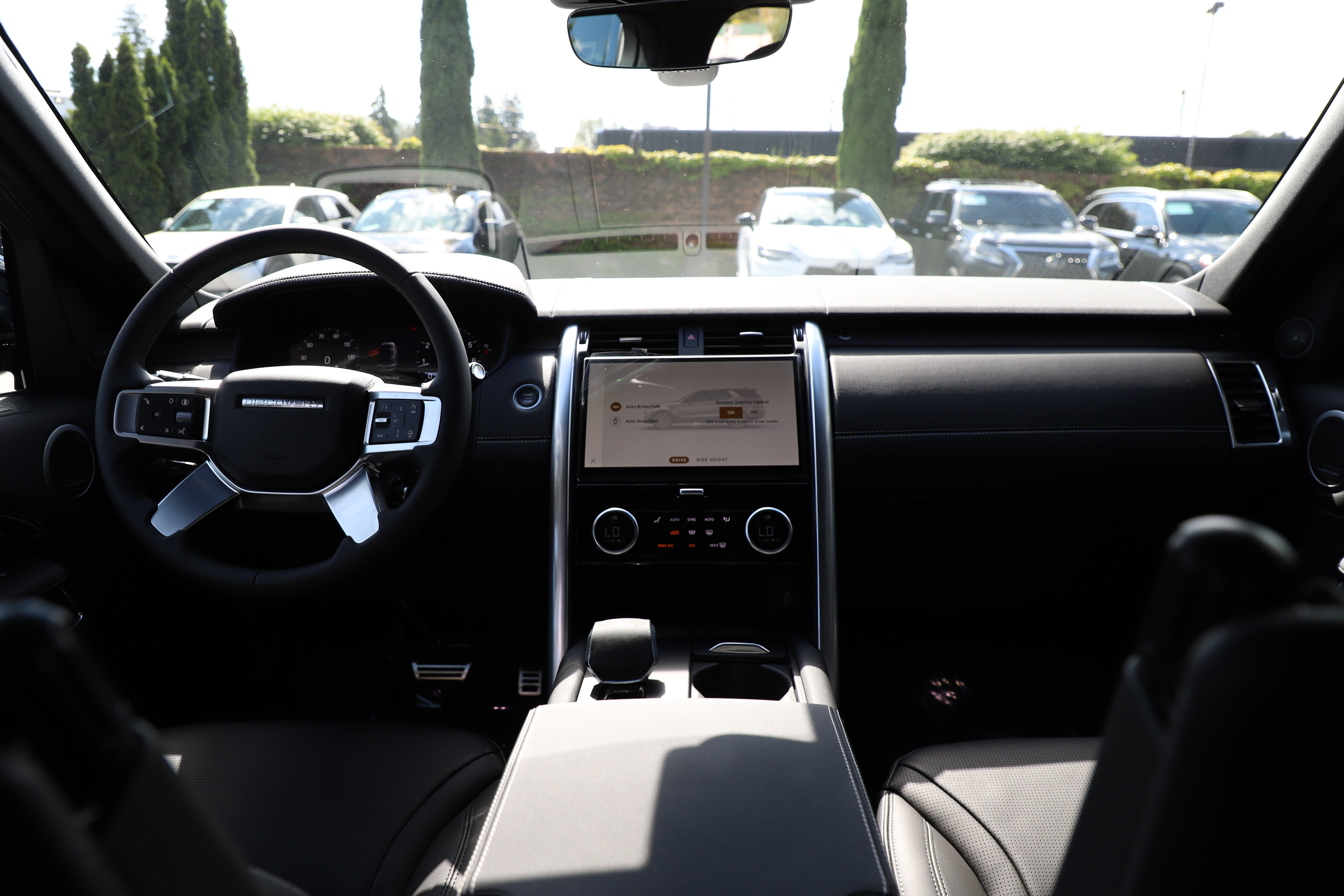 New 2026 Land Rover Discovery Dynamic SE AWD/4WD image 14