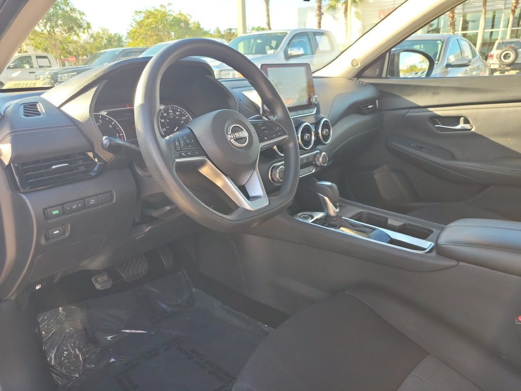 Used 2024 Nissan Sentra SV FWD image 14