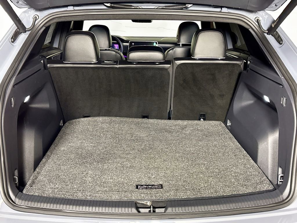 Certified 2024 Volkswagen Atlas Cross Sport SEL Premium R-Line image 21