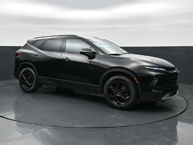 Used 2023 Chevrolet Blazer LT w/ Midnight/Sport Edition AWD/4WD image 3