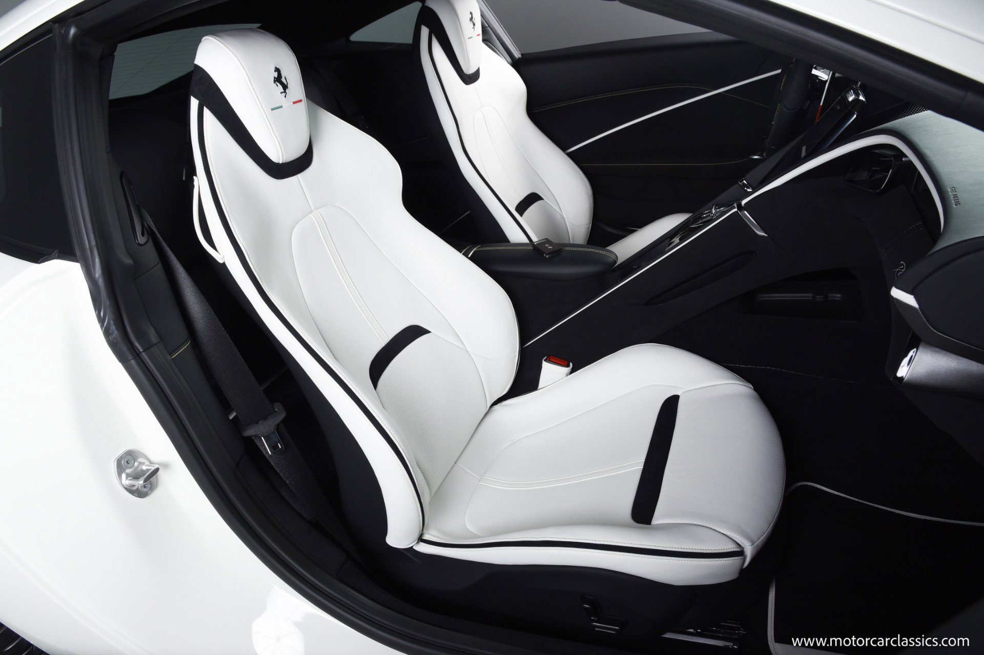 Used 2024 Ferrari Roma image 23