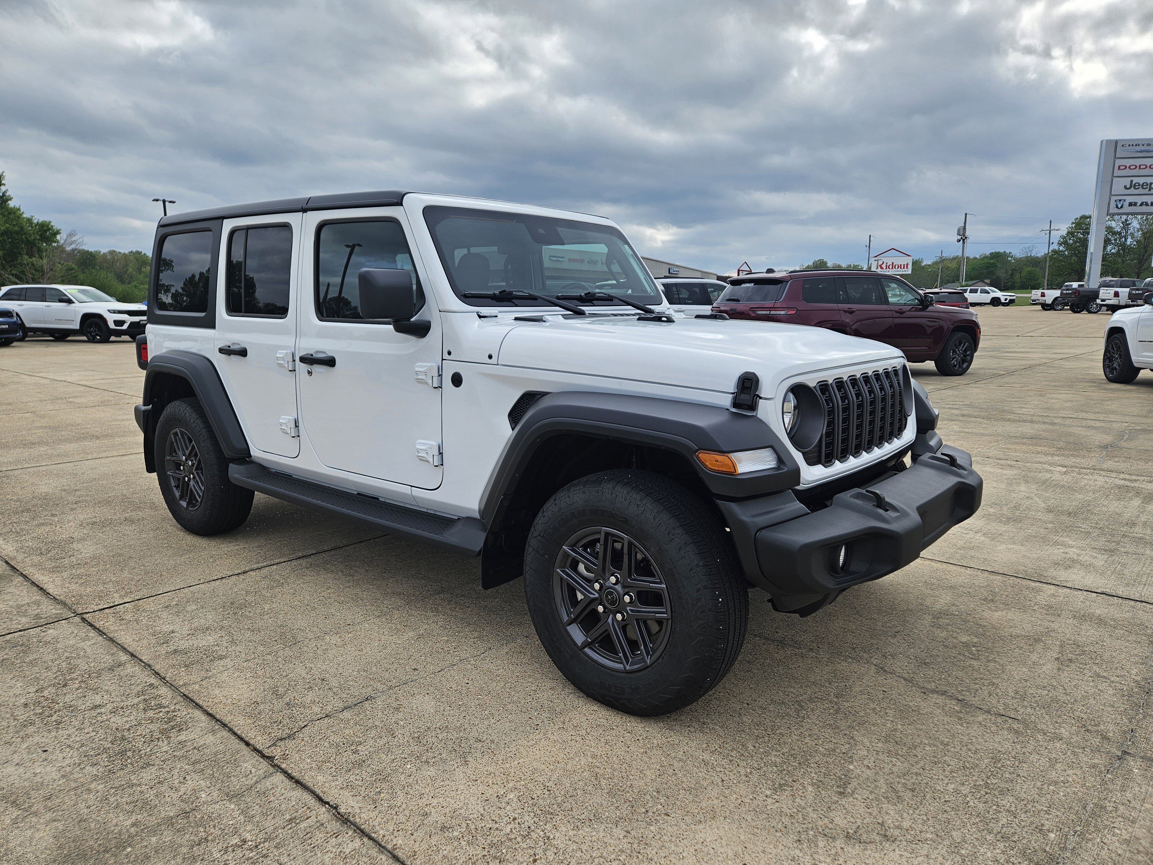 Used 2024 Jeep Wrangler Sport S image 8