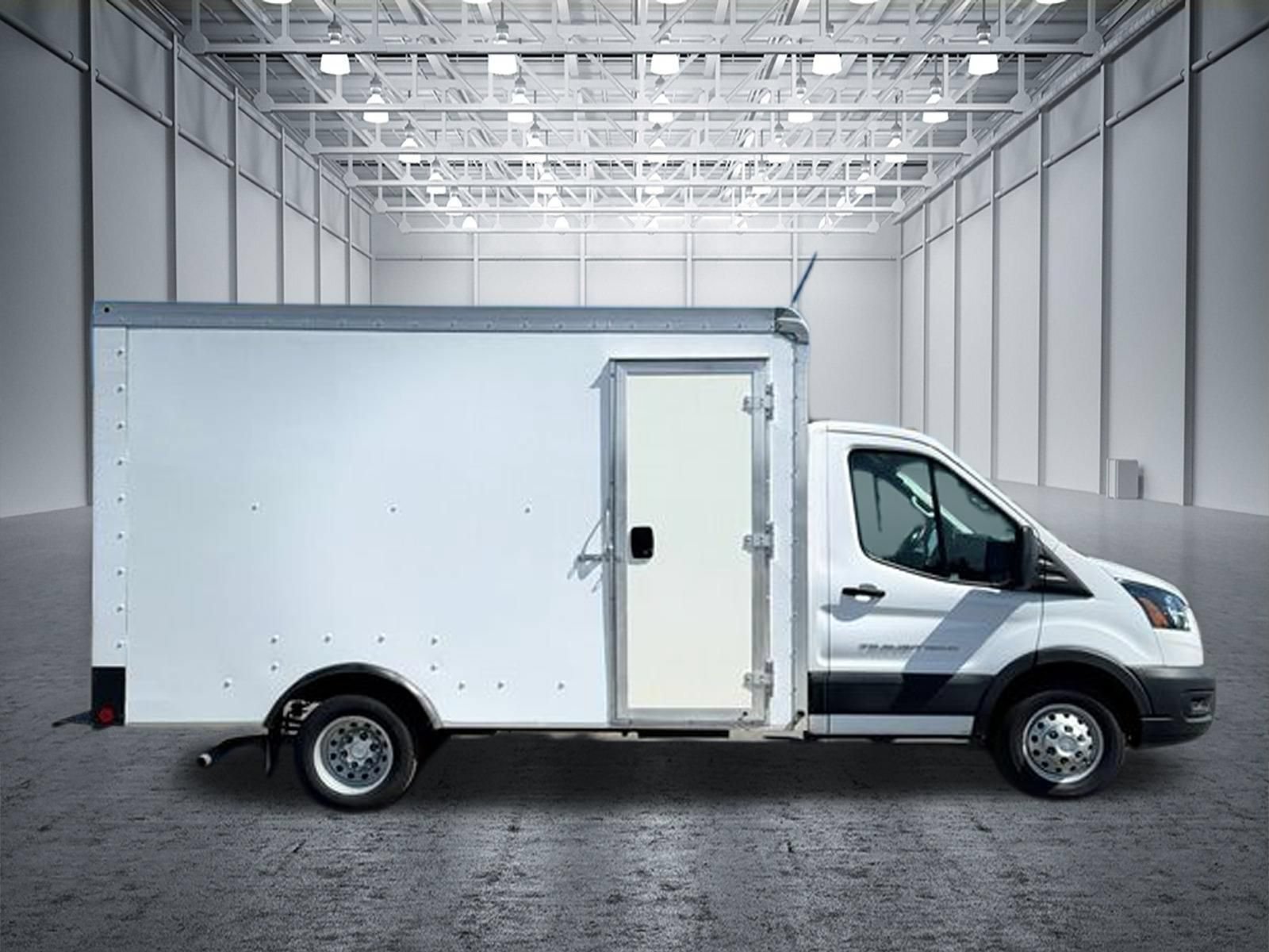 Used 2023 Ford Transit 350 DRW RWD image 5