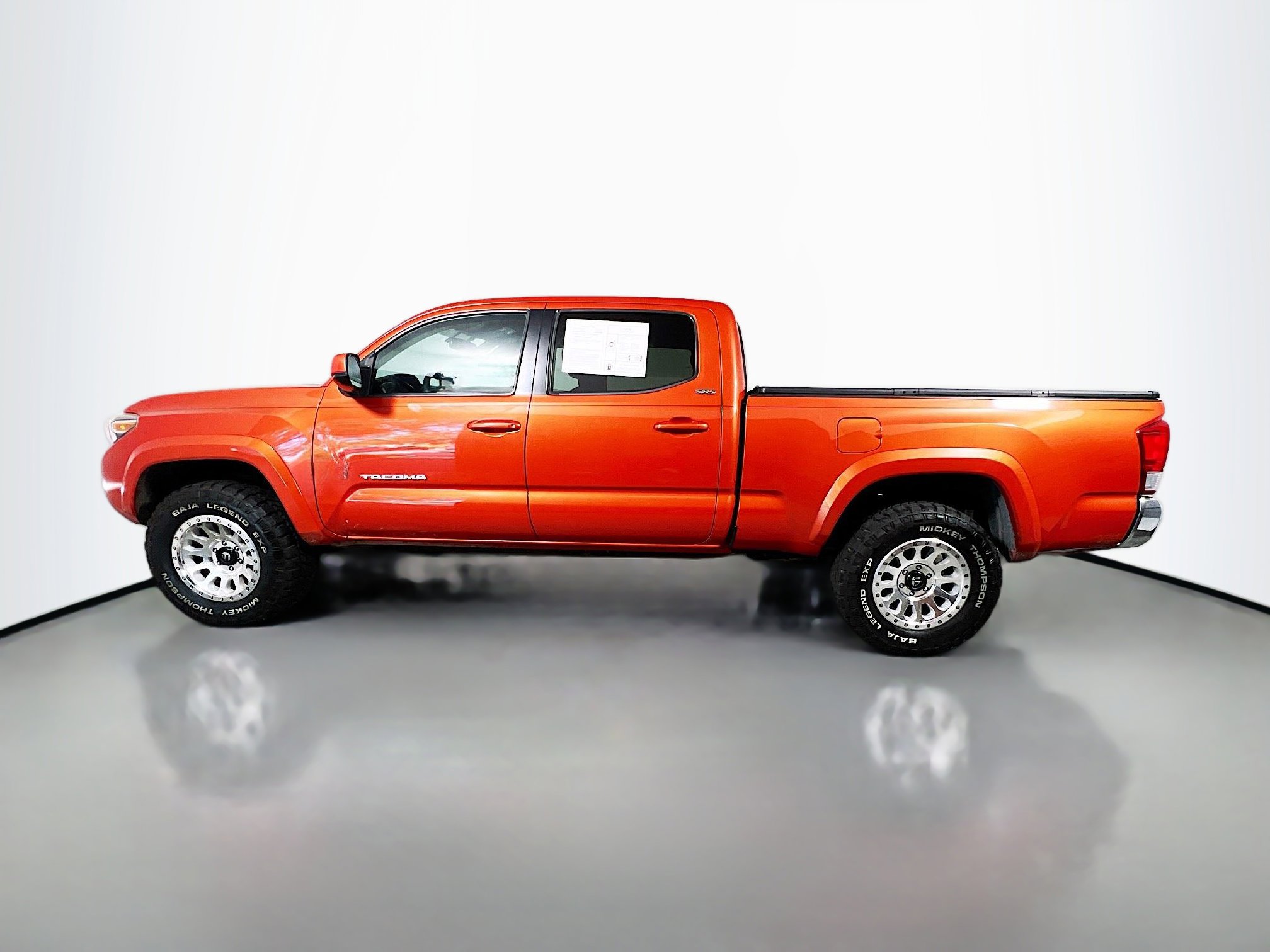 Used 2017 Toyota Tacoma SR5 image 9