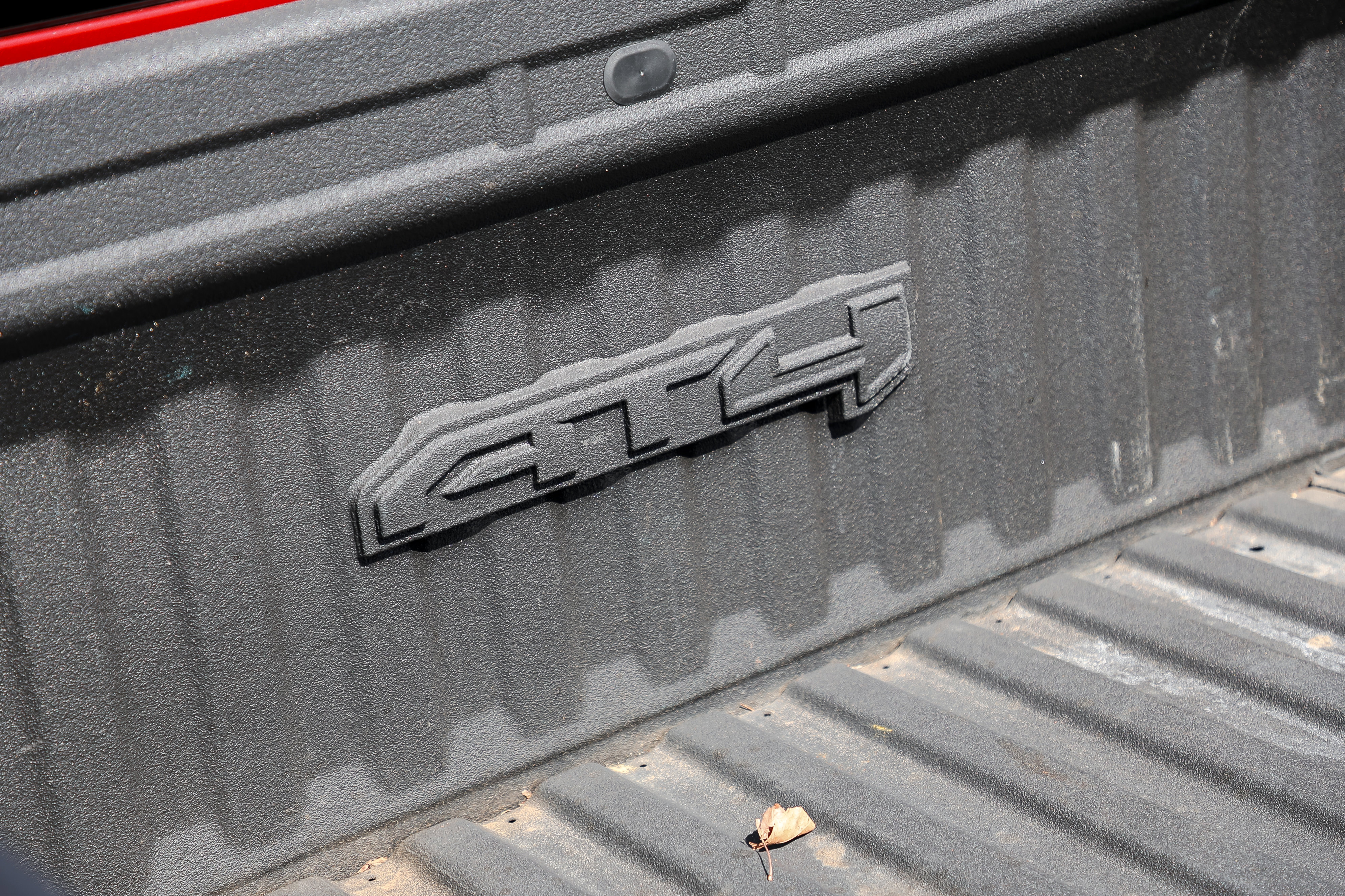 Certified 2024 GMC Sierra 1500 AT4 w/ AT4 Premium Package image 12