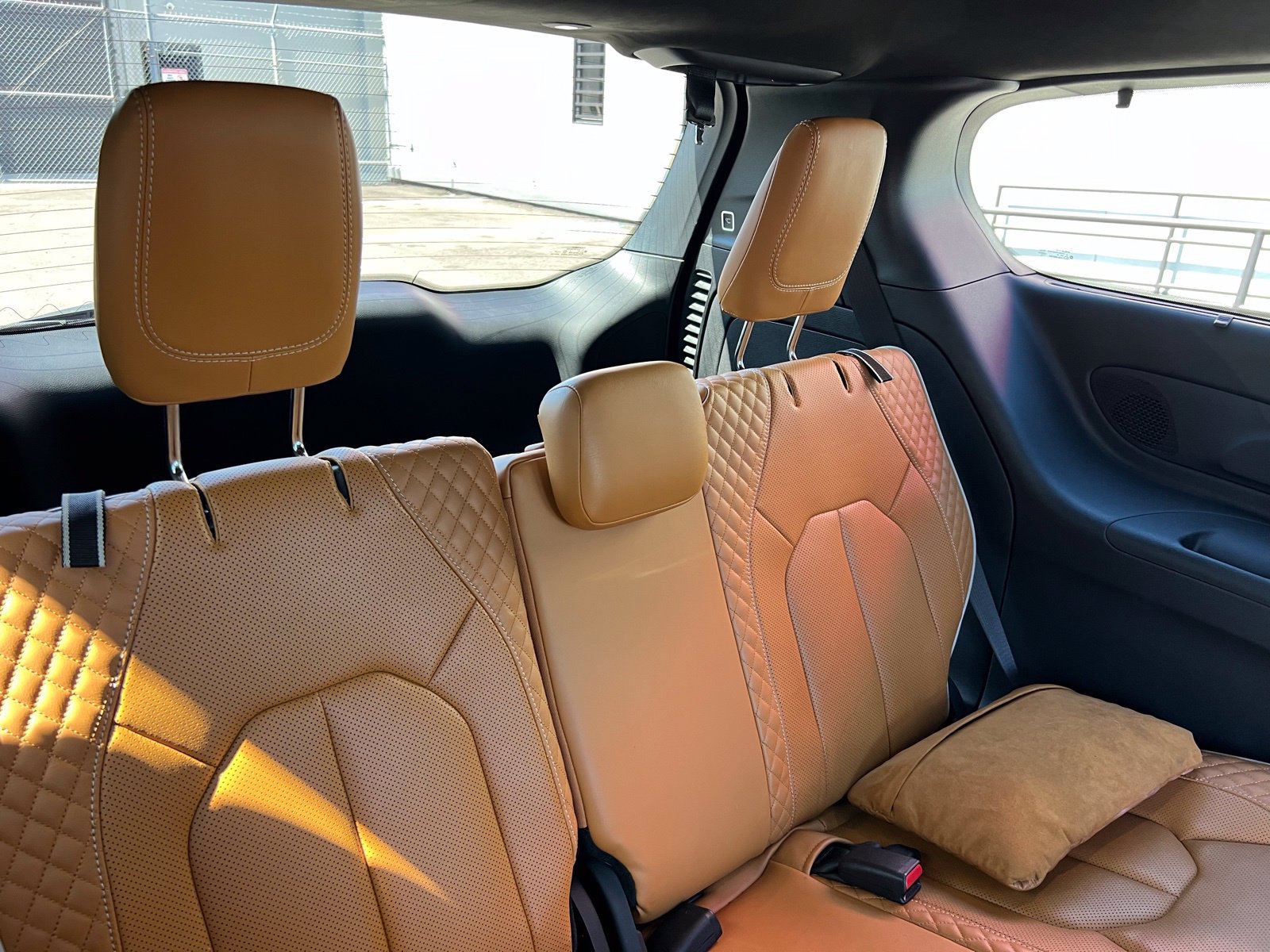 Used 2023 Chrysler Pacifica Pinnacle FWD image 73