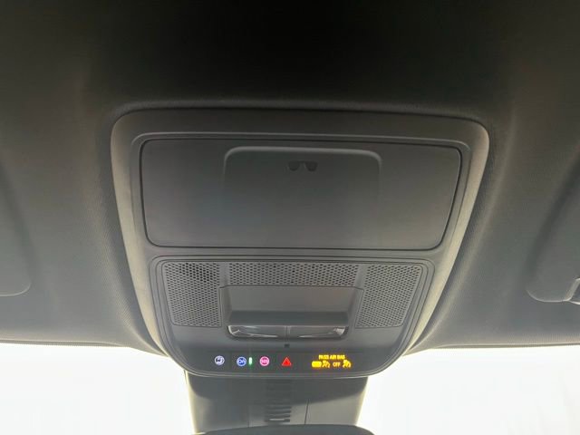 Used 2025 Buick Enclave Preferred image 18