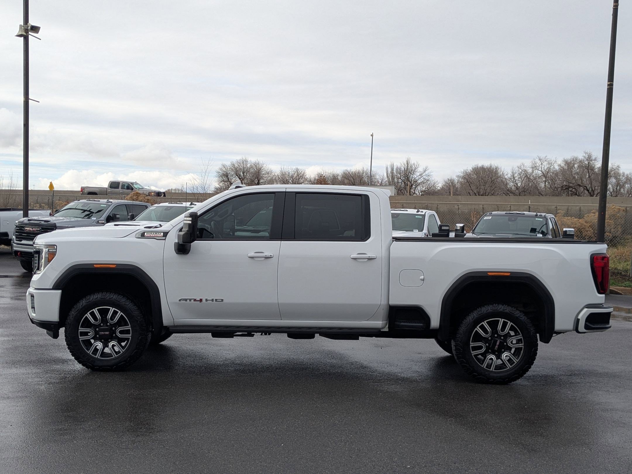Used 2021 GMC Sierra 2500 AT4 w/ AT4 Premium Plus Package image 2