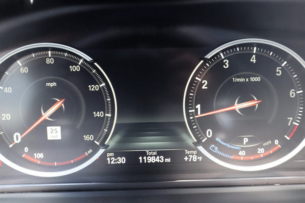 Used 2015 BMW 750i RWD image 22