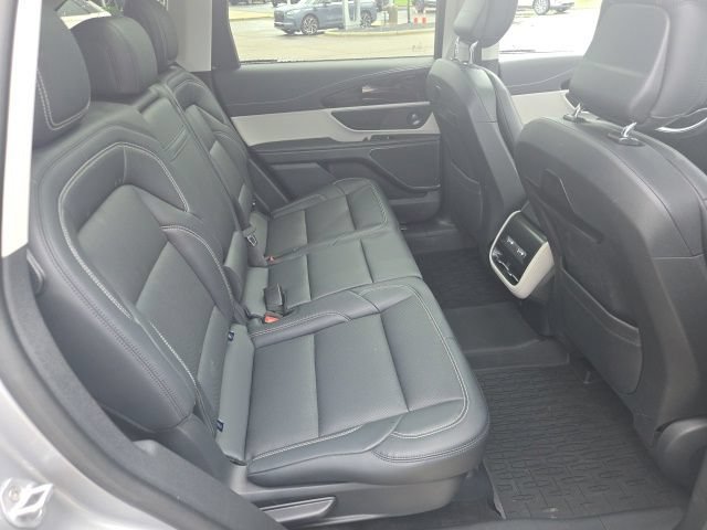 Certified 2024 Lincoln Nautilus Premier w/ Equipment Group 102A AWD/4WD image 9