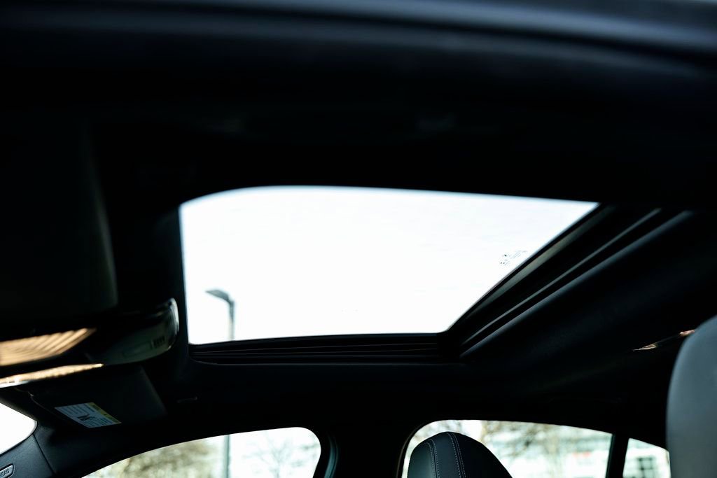 Used 2023 BMW 330i xDrive 330i xDrive w/ Driving Assistance Package image 14