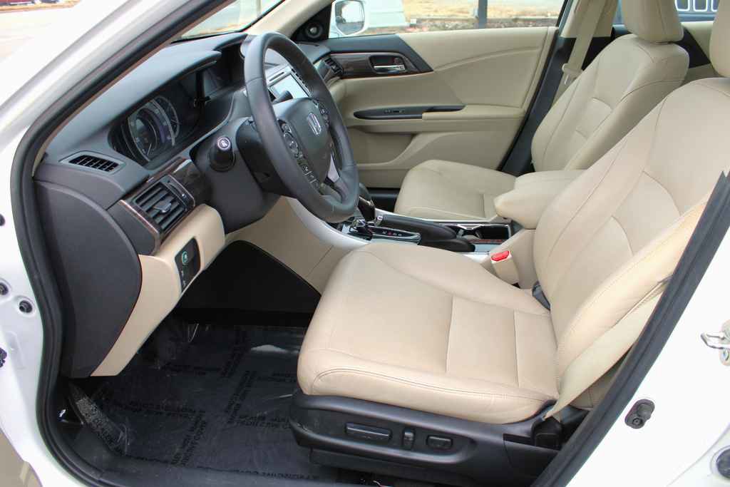 Used 2017 Honda Accord EX-L image 9