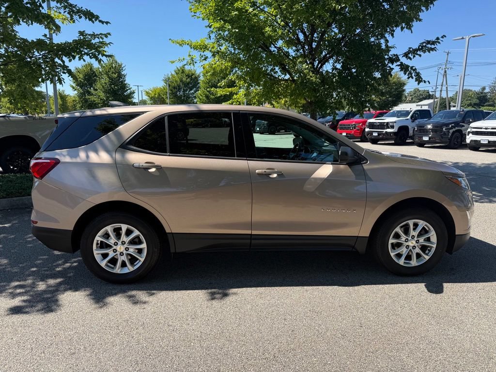 Used 2019 Chevrolet Equinox LS w/ LS Convenience Package AWD/4WD image 6