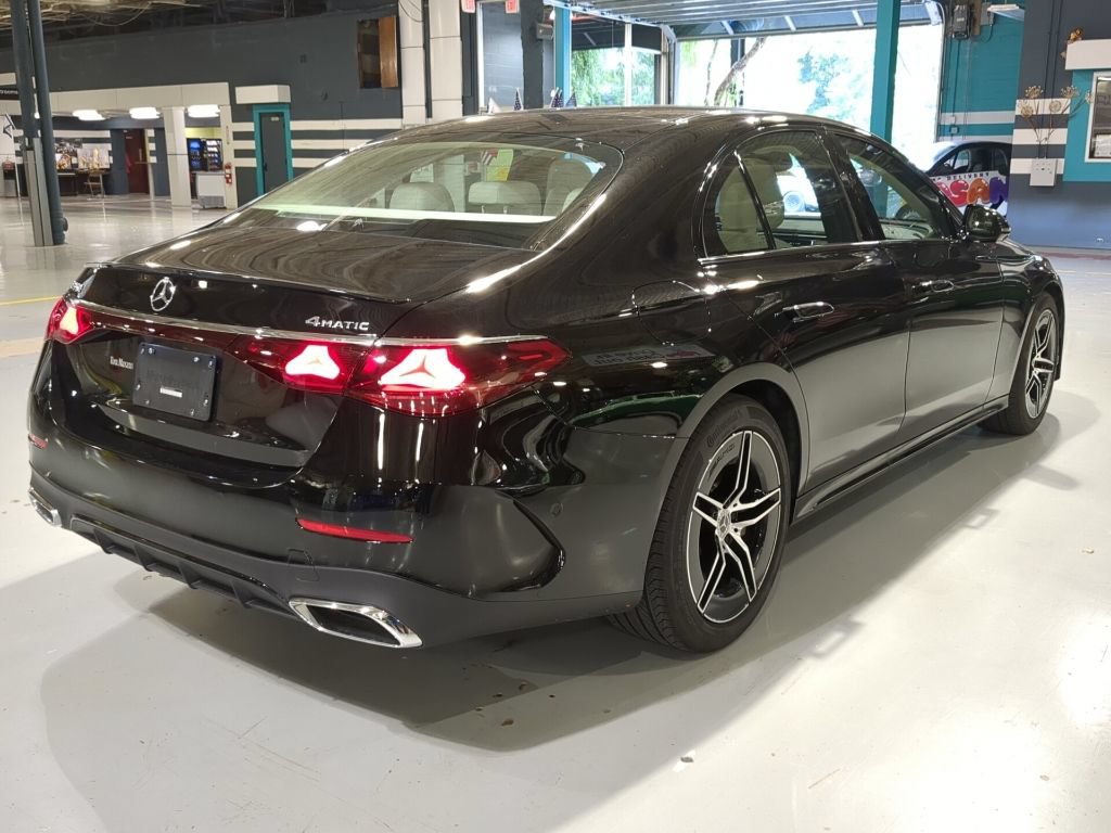 Used 2026 Mercedes-Benz E 350 4MATIC Sedan image 7