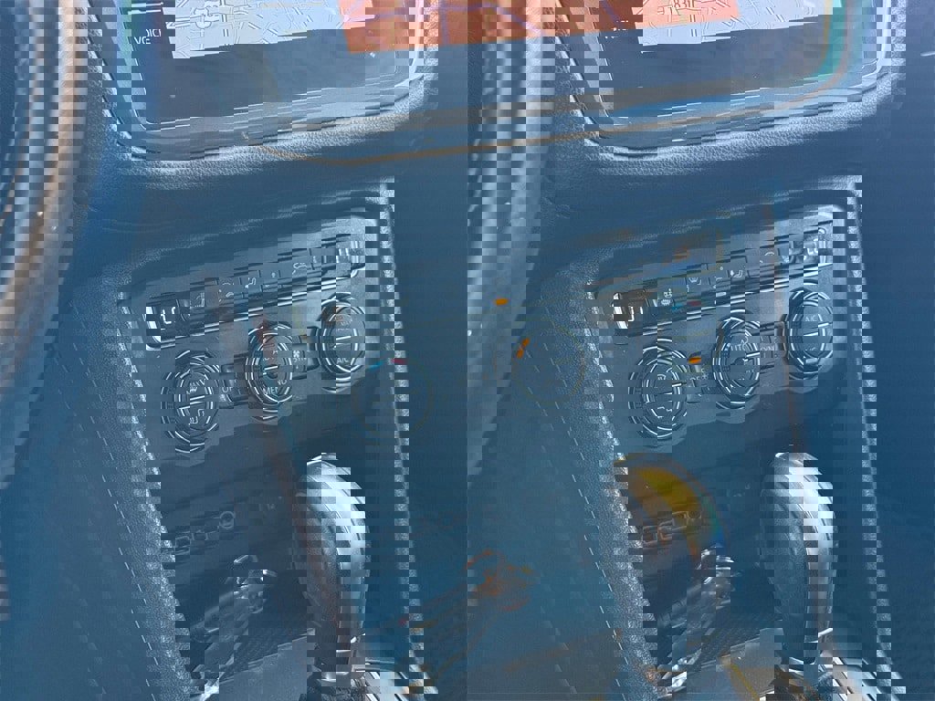 Used 2019 Volkswagen Tiguan SEL Premium image 19