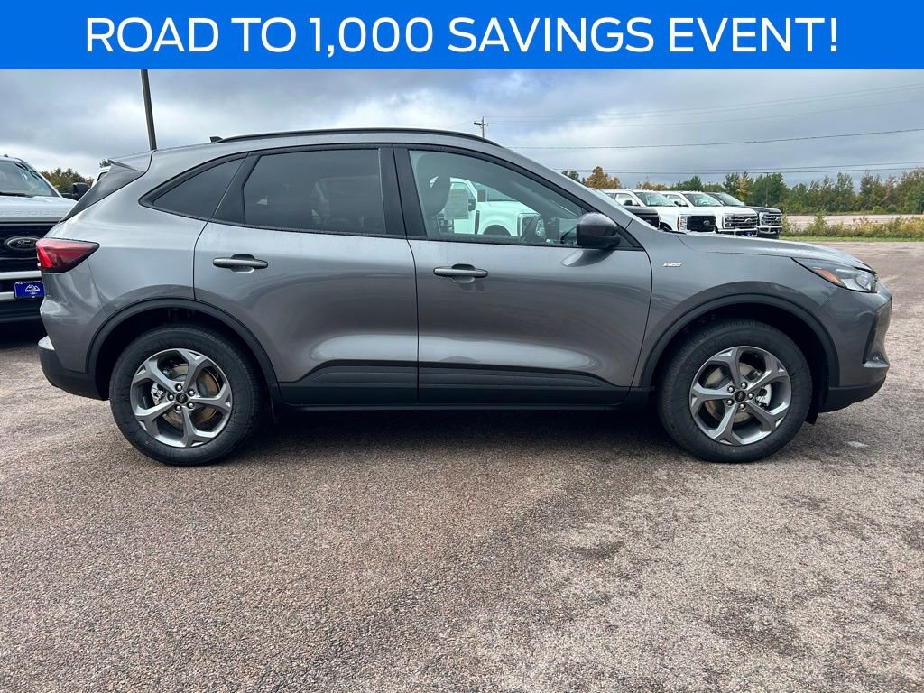 New 2025 Ford Escape ST-Line Elite w/ Class II Trailer Tow Package image 7