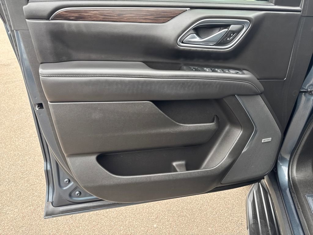 Used 2021 Chevrolet Suburban LT AWD/4WD image 10