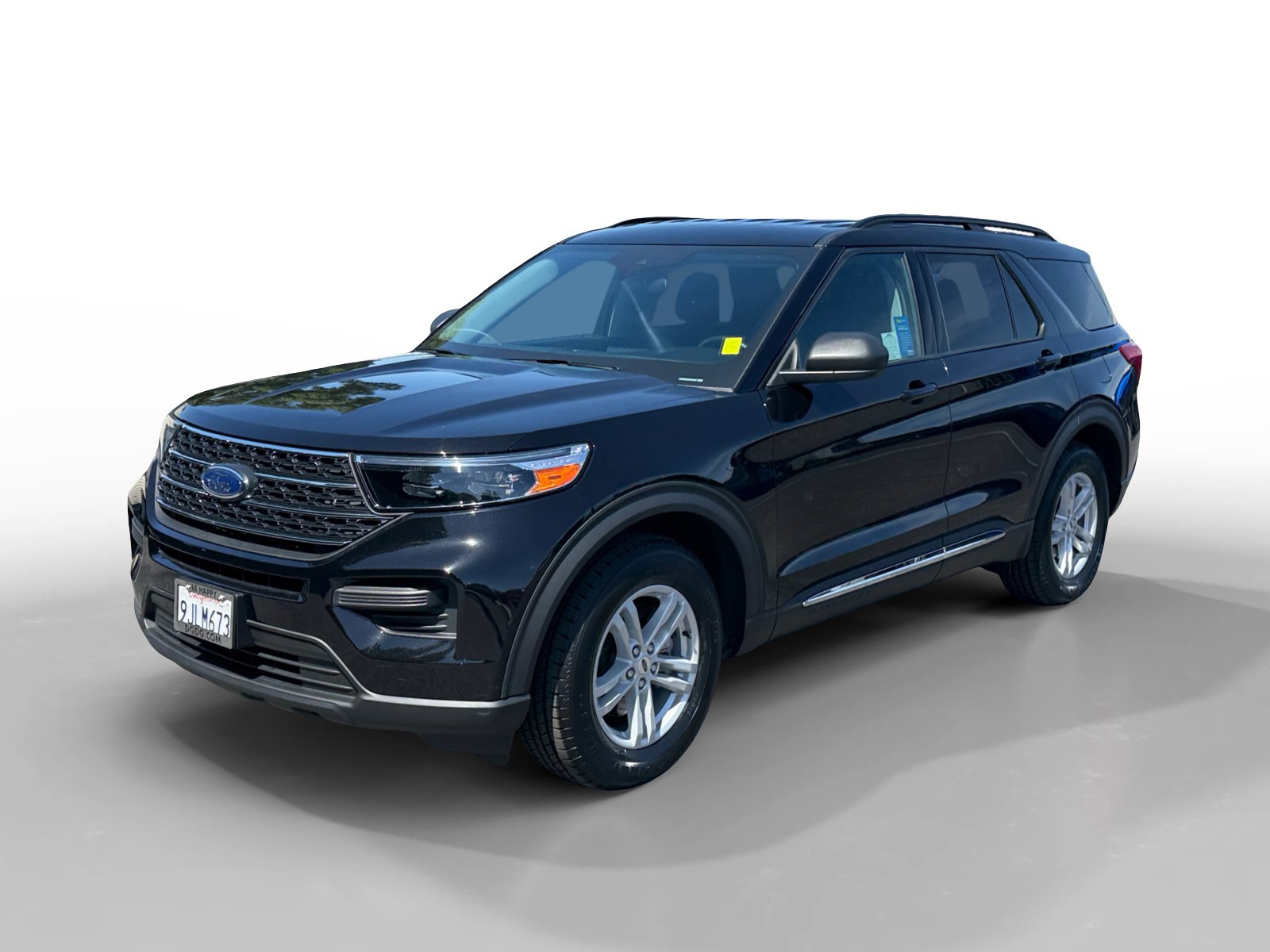 Certified 2023 Ford Explorer XLT RWD image 1