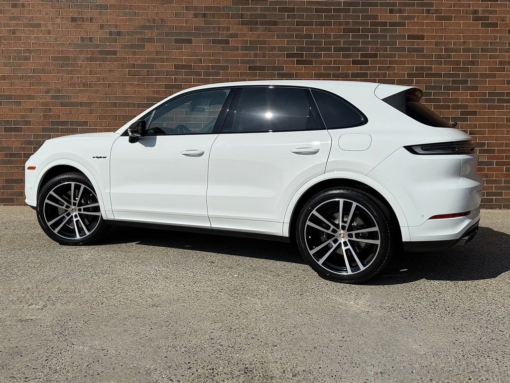 New 2026 Porsche Cayenne E-Hybrid image 3