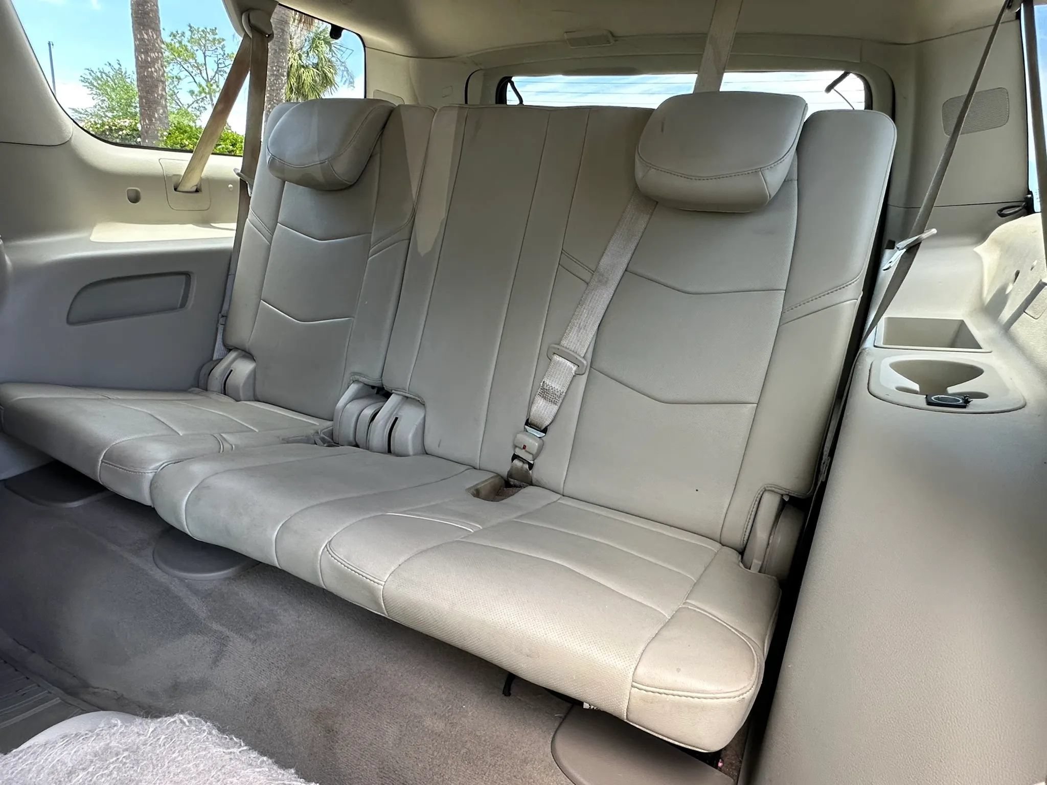 Used 2016 Cadillac Escalade ESV Luxury AWD/4WD image 32