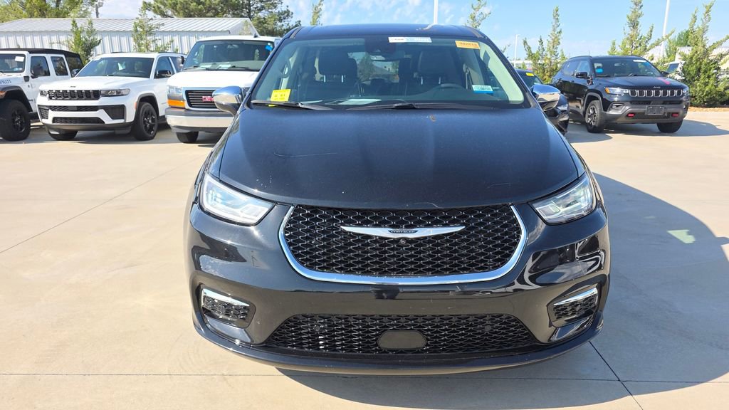 Used 2022 Chrysler Pacifica Limited image 8