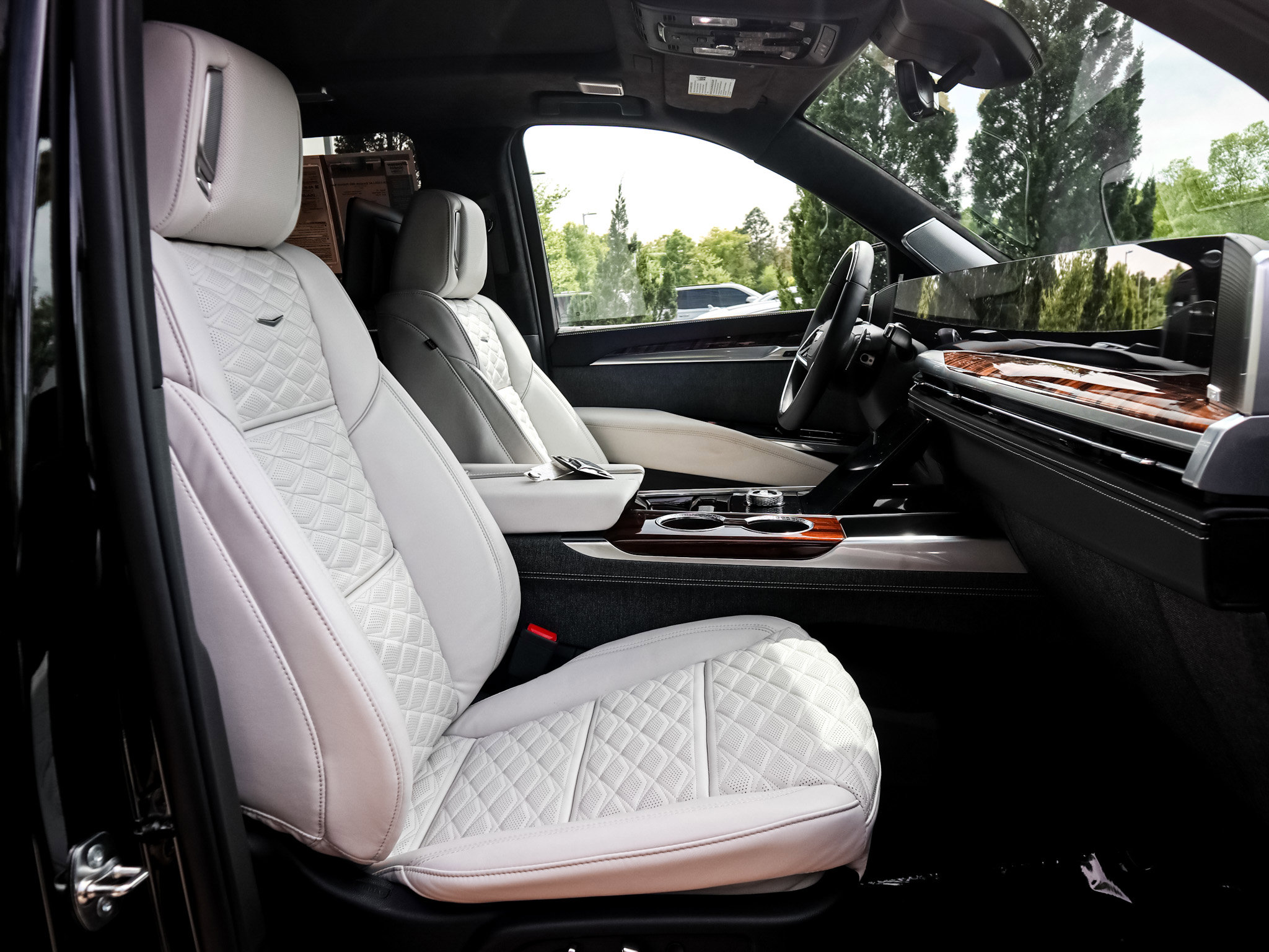 Used 2026 Cadillac Escalade Platinum Sport AWD/4WD image 34