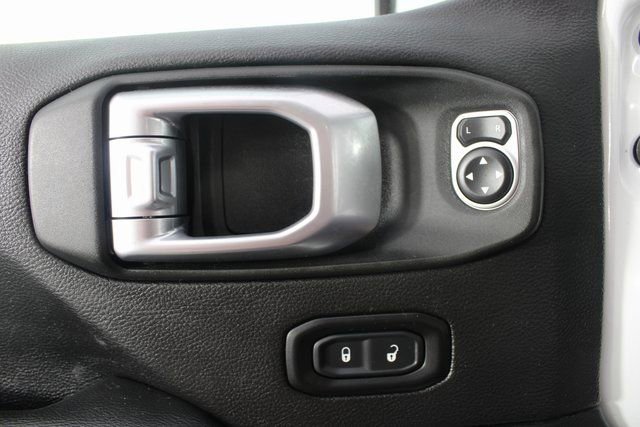 Used 2020 Jeep Wrangler Unlimited Sahara image 14
