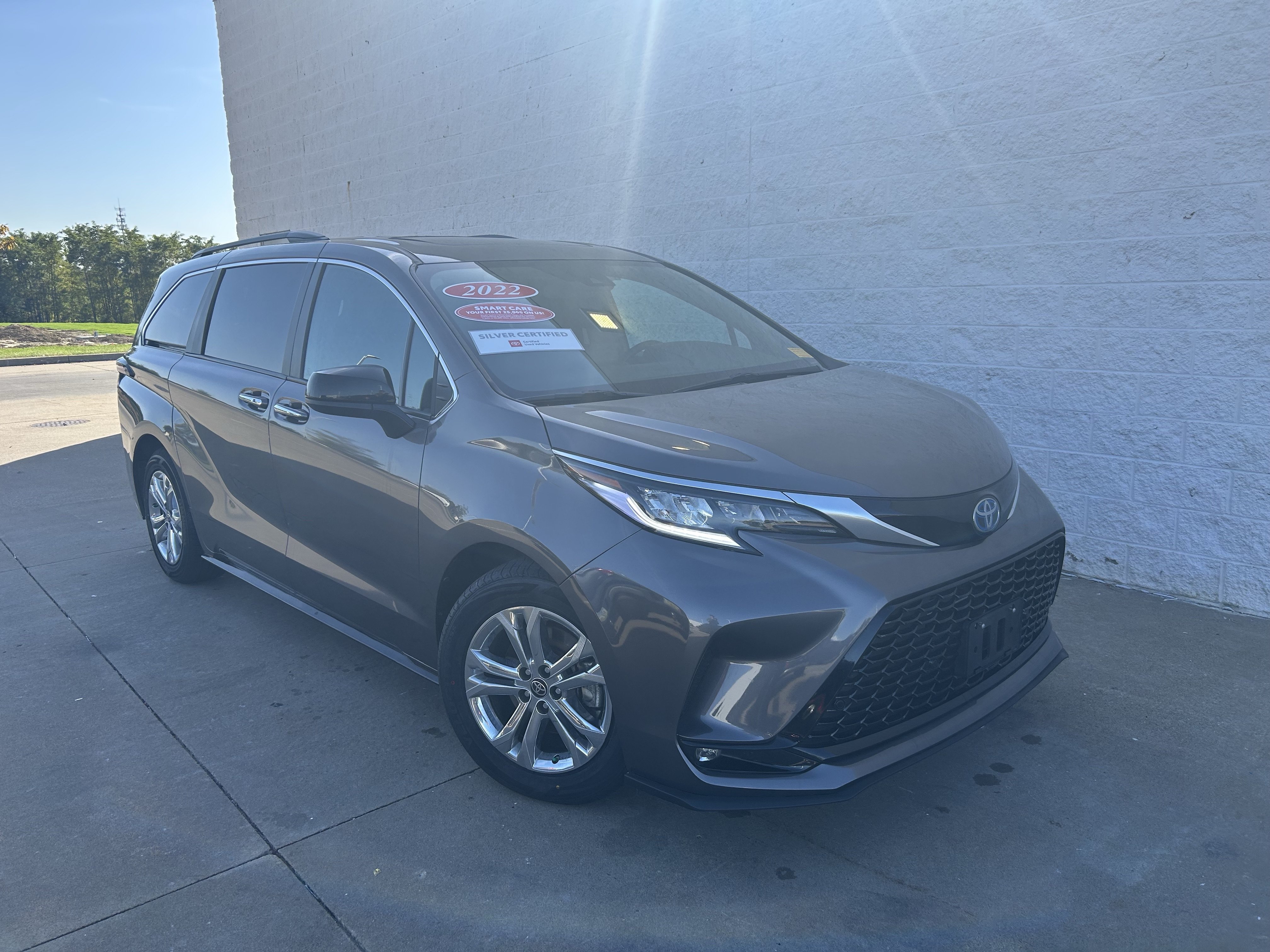 Certified 2022 Toyota Sienna XSE w/ XSE Plus Package AWD/4WD image 6