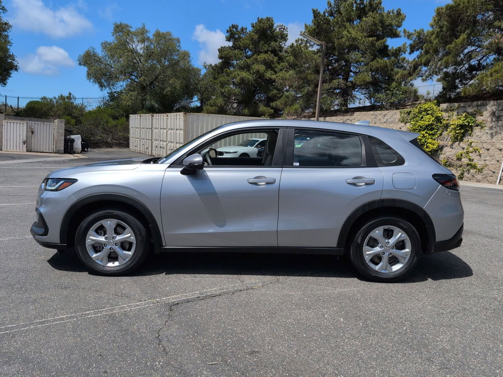 Used 2023 Honda HR-V LX image 2