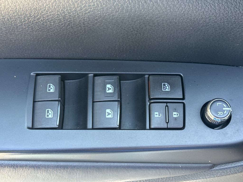 Used 2017 Toyota Highlander SE AWD/4WD image 14