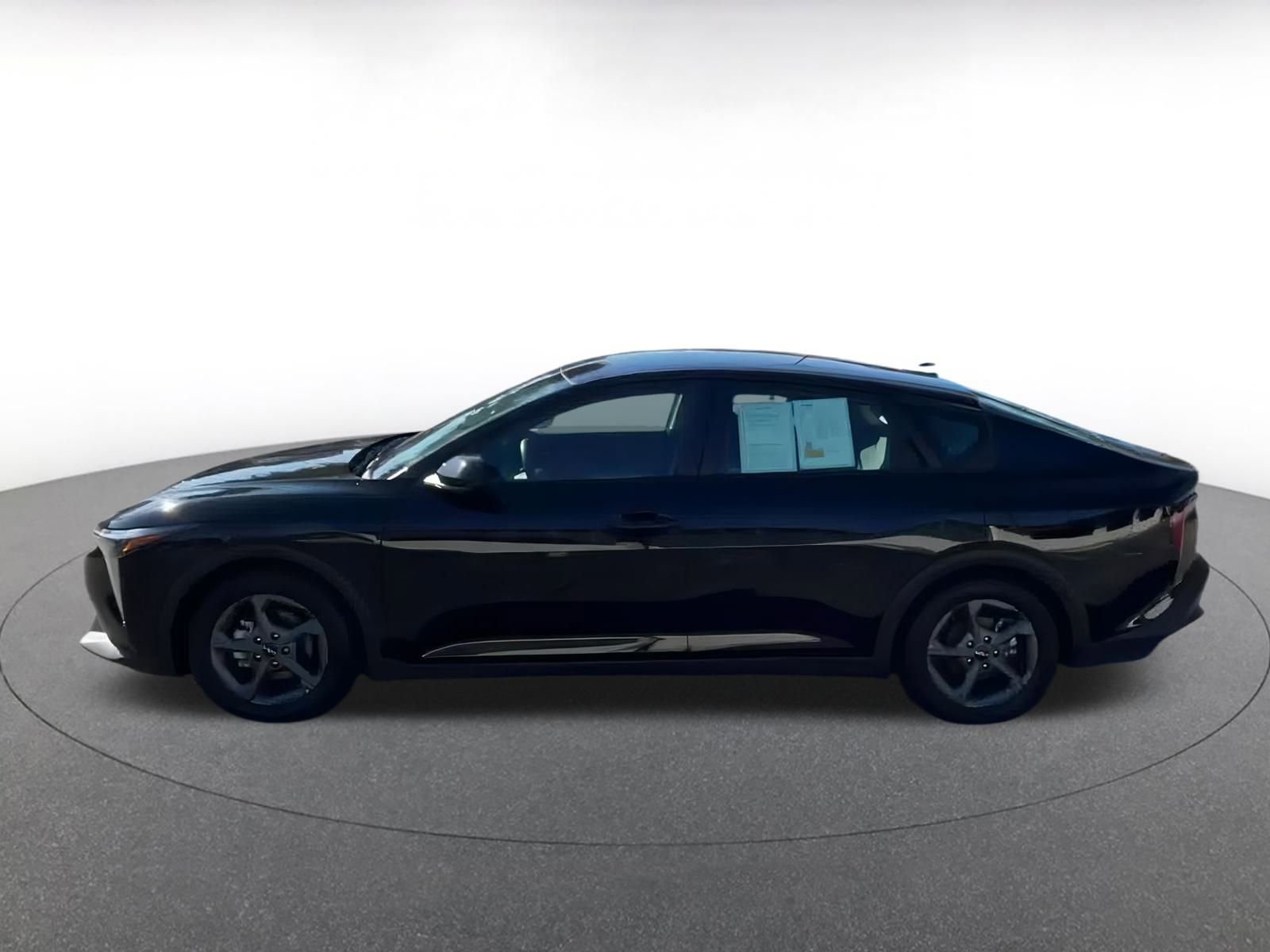 Used 2025 Kia K4 LXS image 9