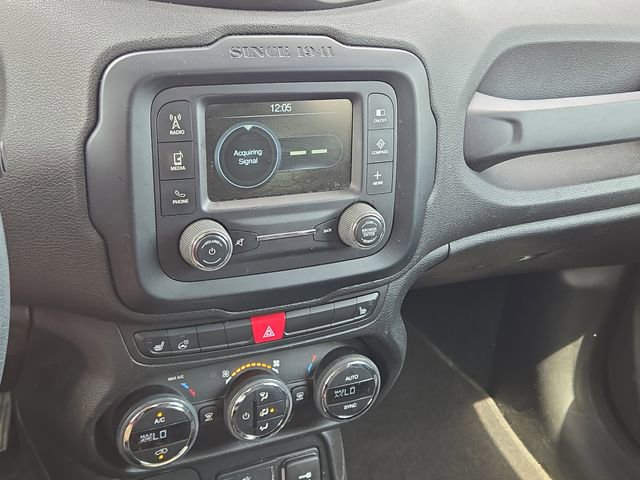 Used 2015 Jeep Renegade Latitude w/ Popular Equipment Group AWD/4WD image 11