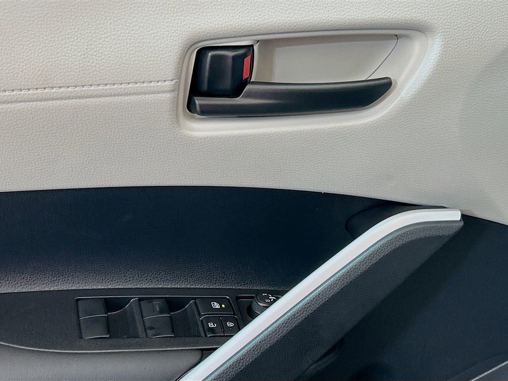 New 2025 Toyota Corolla Cross L FWD image 17