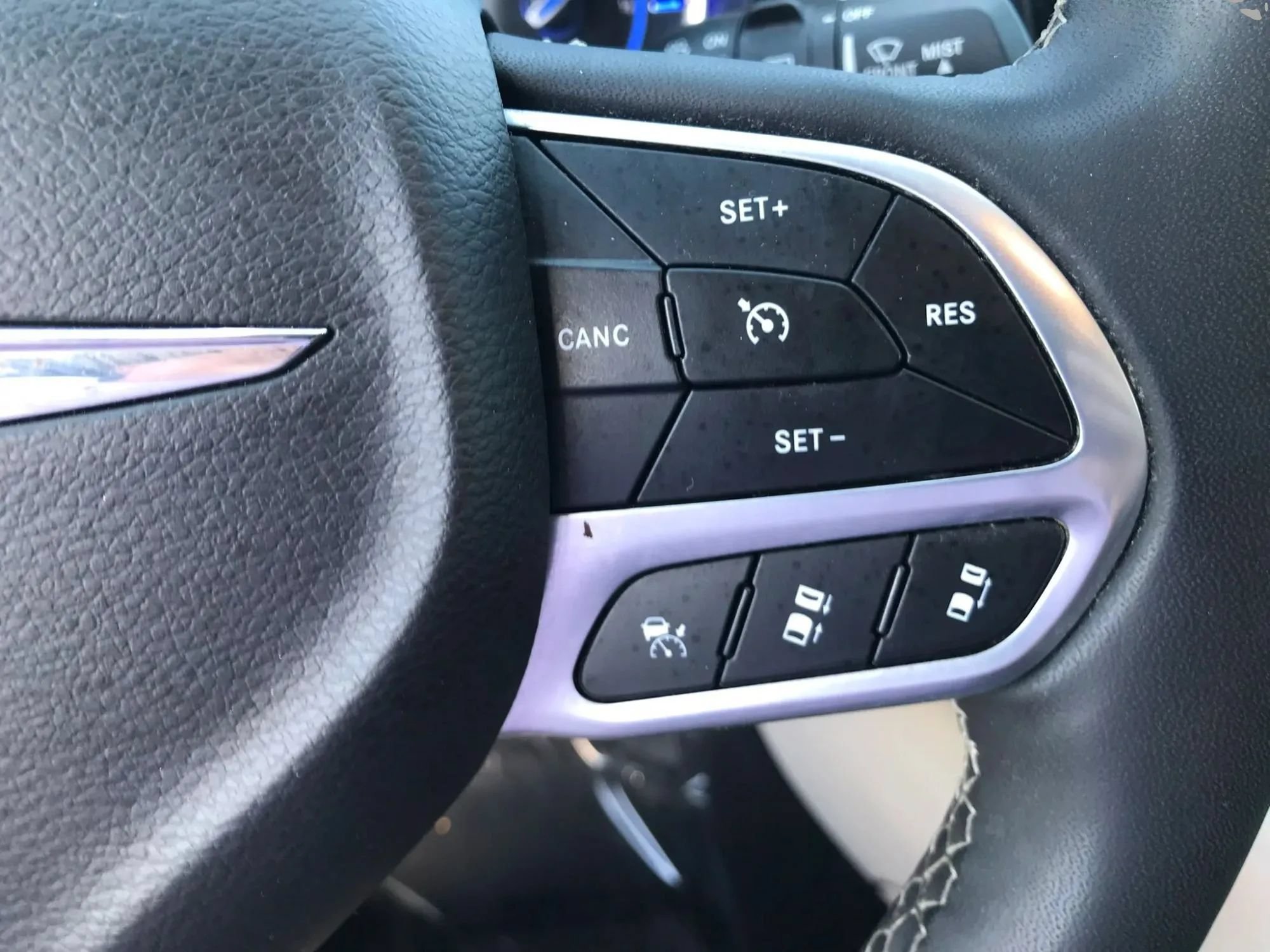 Used 2023 Chrysler Pacifica Touring-L FWD image 19
