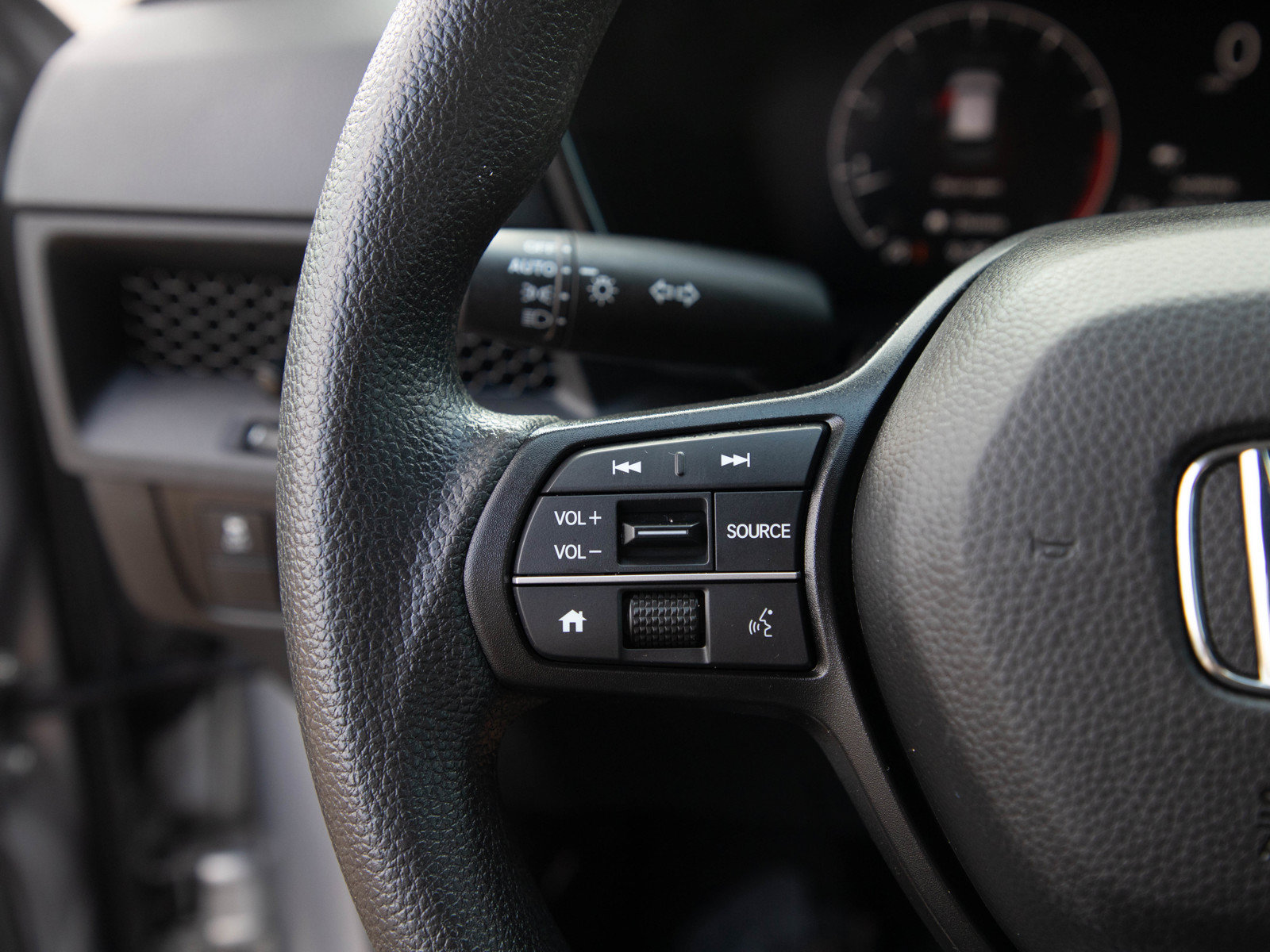 Used 2025 Honda CR-V LX image 23