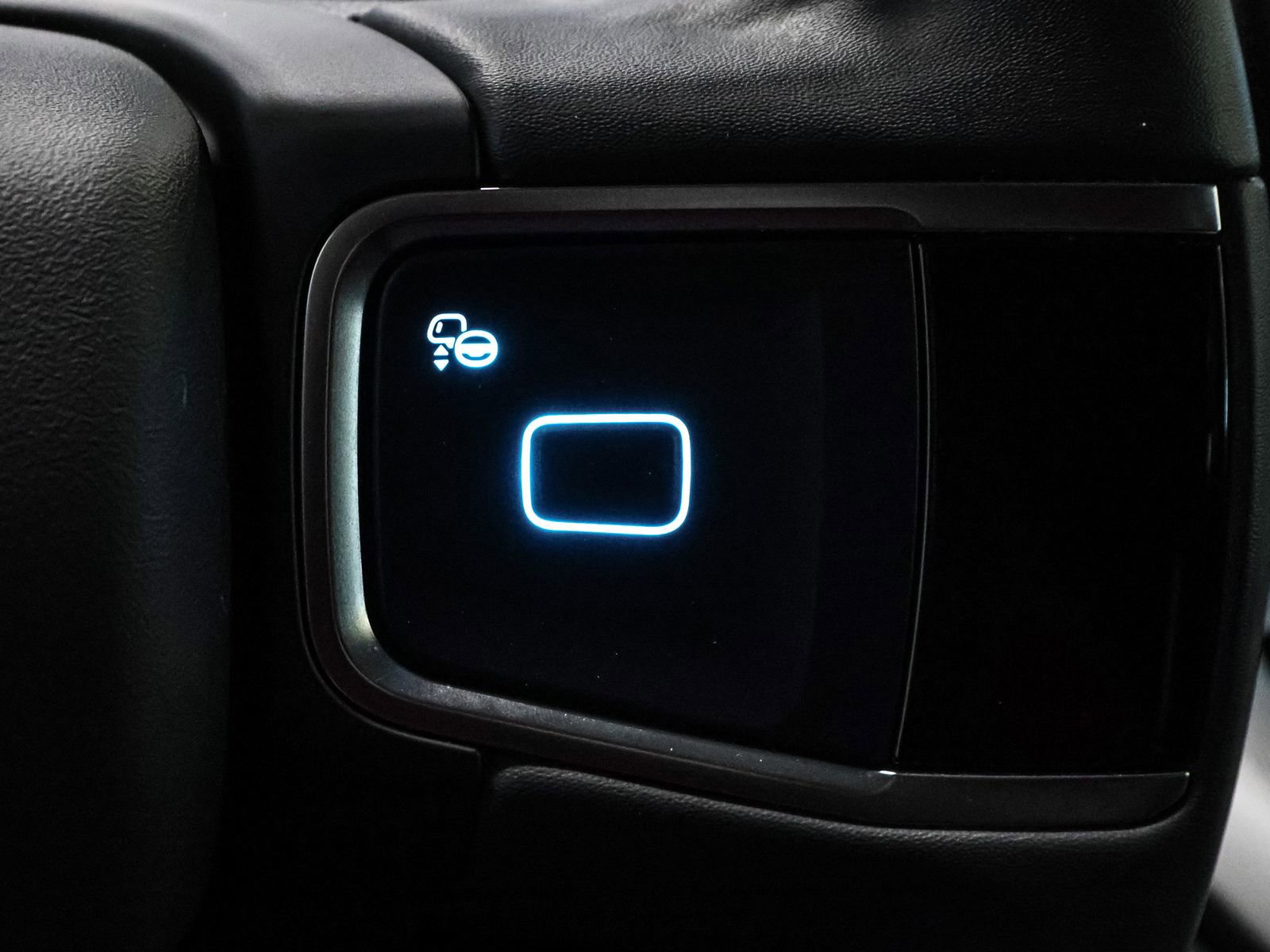 Certified 2025 Ford Expedition Active image 36