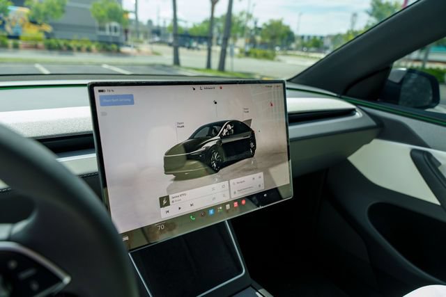 Used 2026 Tesla Model Y 2WD image 13