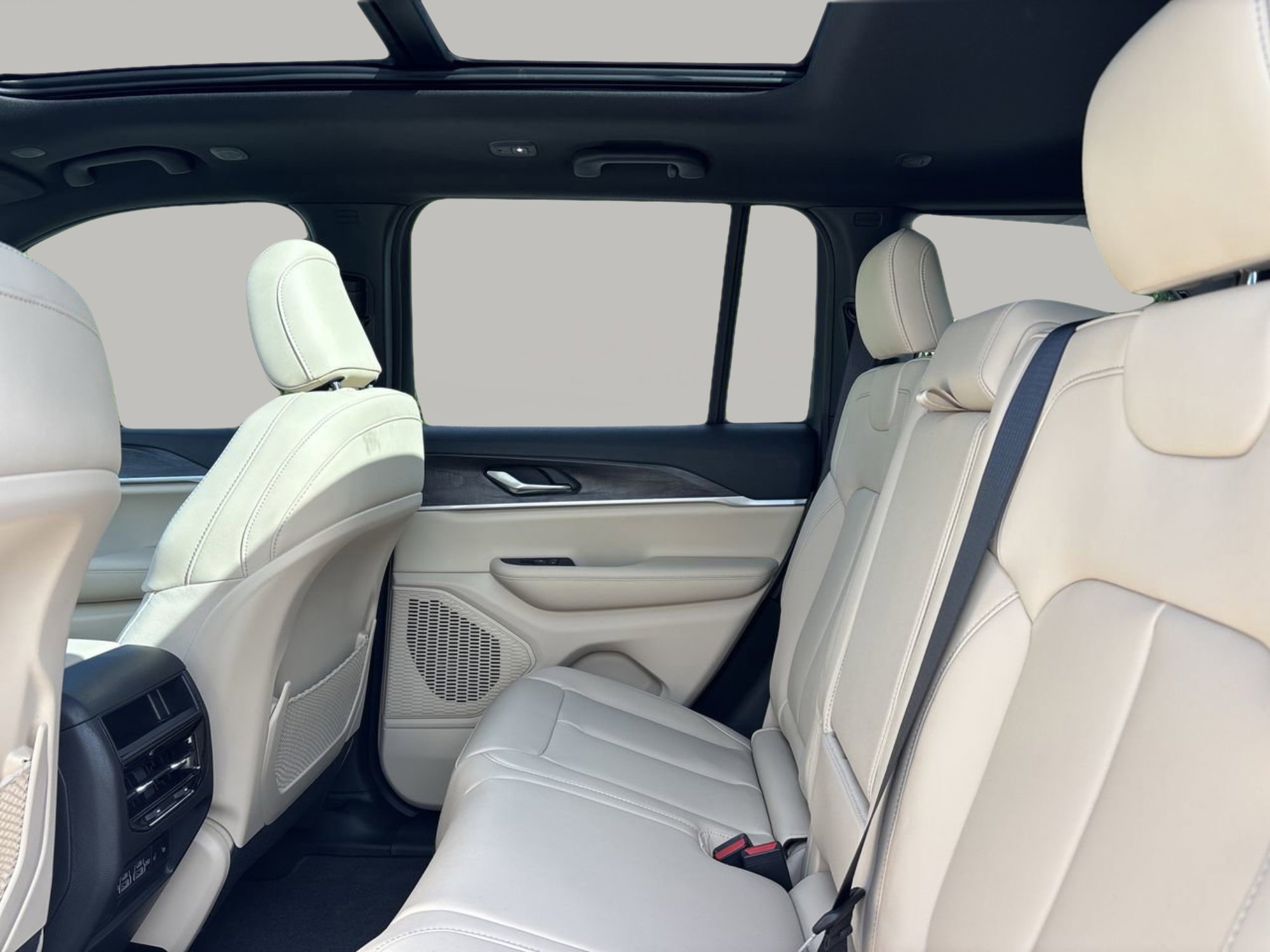 New 2025 Jeep Grand Cherokee Limited image 16