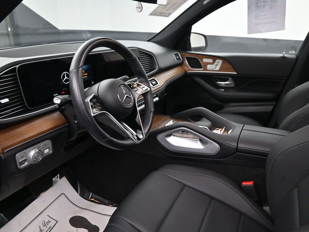 Used 2025 Mercedes-Benz GLE 450e GLE 450e w/ Winter Package image 31