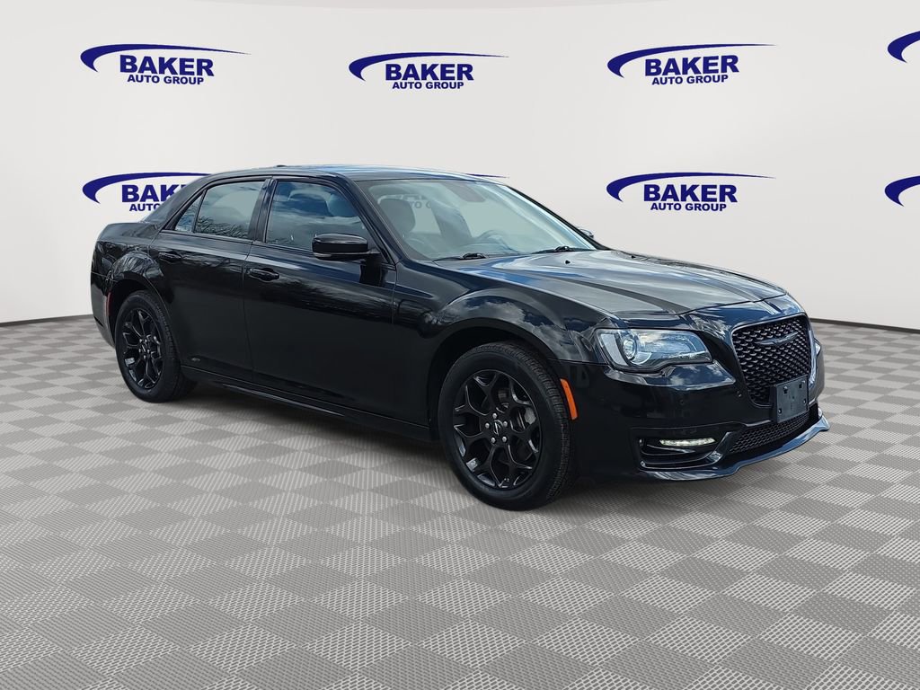 Used 2023 Chrysler 300 Touring L w/ Comfort Group image 7