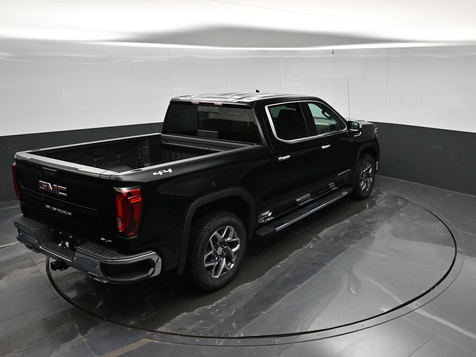 New 2026 GMC Sierra 1500 SLT w/ SLT Premium Plus Package AWD/4WD image 33